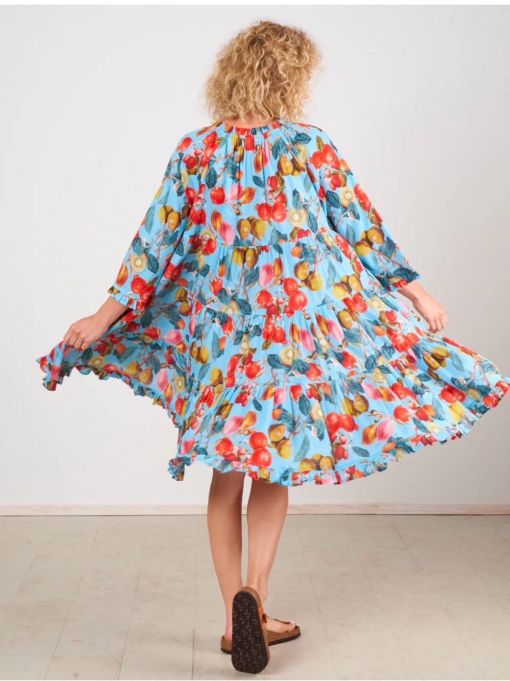 Cara Cara gibson dress - fruit blue Size XS/S
$395
color: fruit blue - Picture 3 of 16